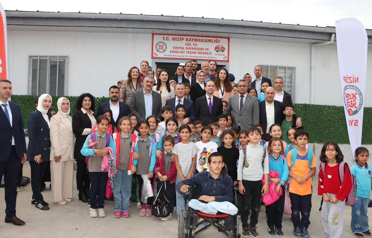 NİZİP’TE ENGELSİZ YAŞAM MERKEZİ COŞKUYLA AÇILDI