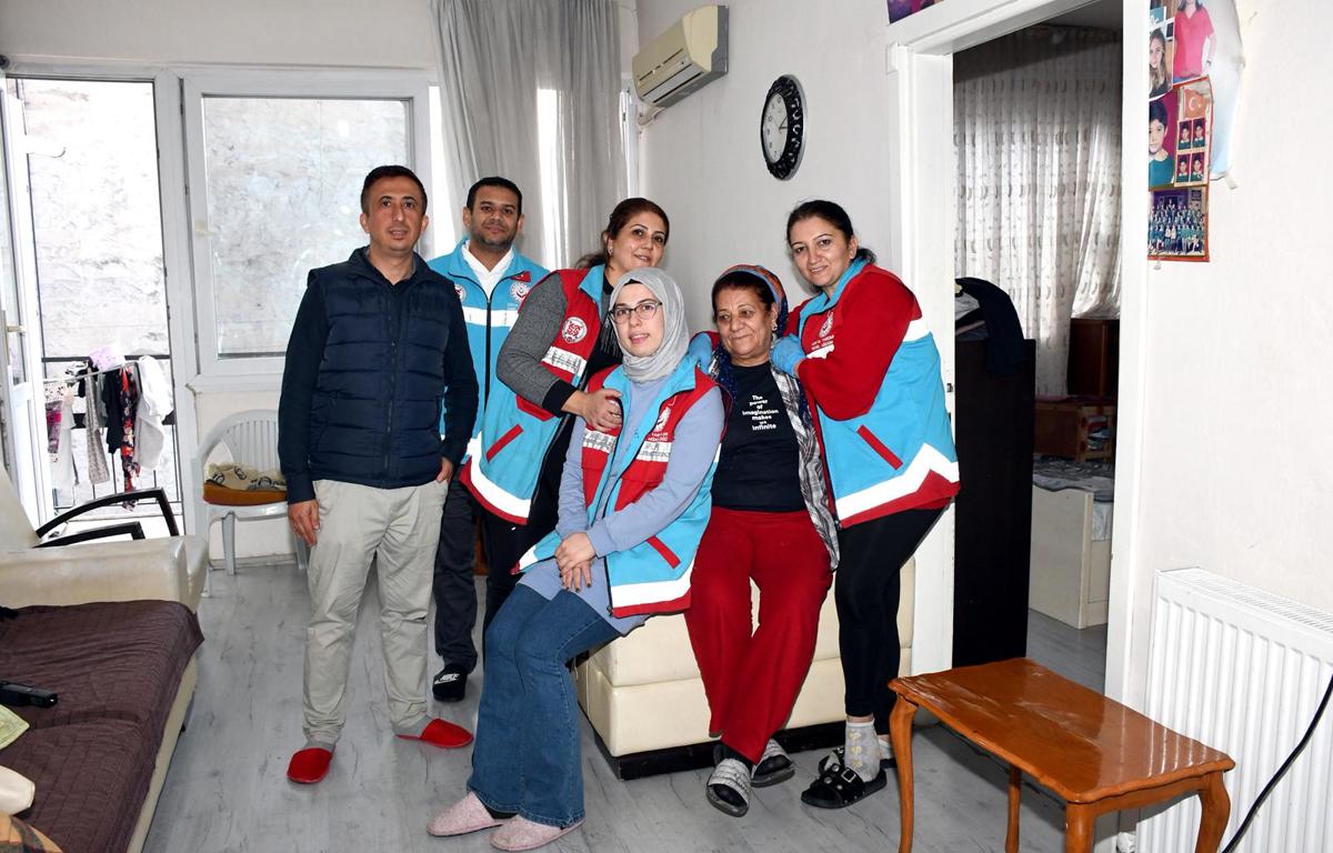 Akdeniz Sosyal Yardımlaşma ve Dayanışma Vakfı VEFA Projesi ile Büyüklerimizin Daima Yanındayız