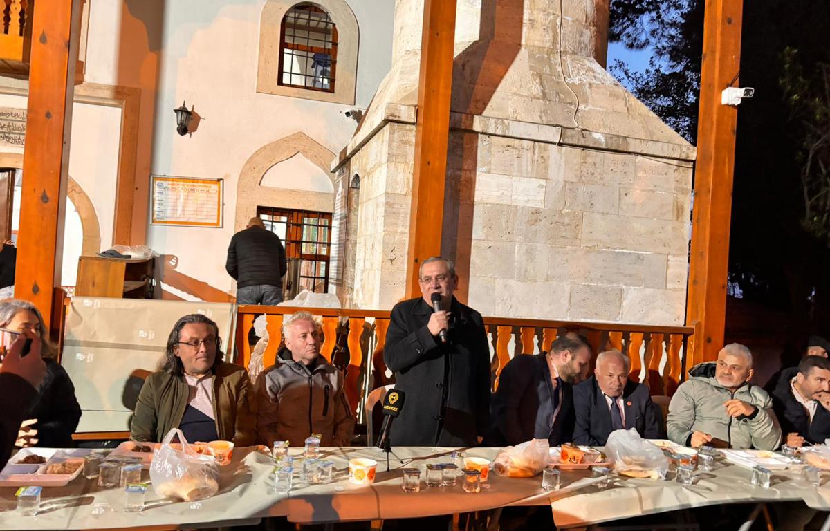 Menteşe Kaymakamı ve Vakıf Başkanımız Sayın Mehmet Eriş, Şahidi Camii Avlusunda Düzenlenen İftarda Roman Vatandaşlarımızla Gönül Sofrasında Buluştu