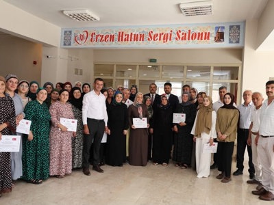 📌Kadınlara Yönelik Mesleki Eğitim Merkezi Kursiyerleri Belge Takdimi