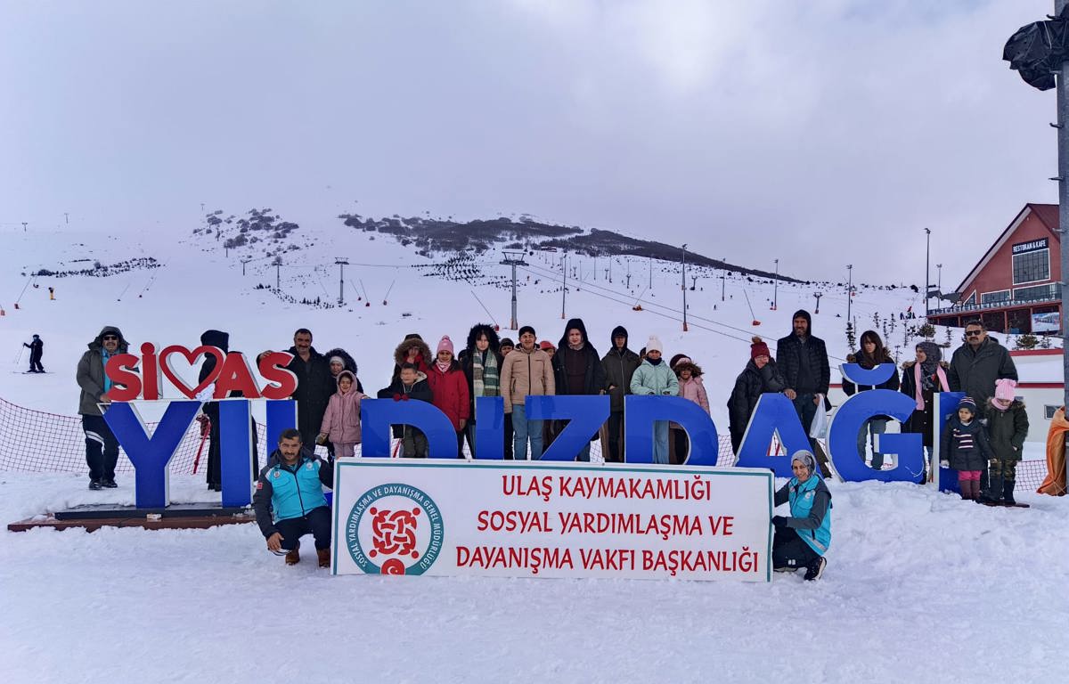 YETİM GÜLERSE DÜNYA GÜLER