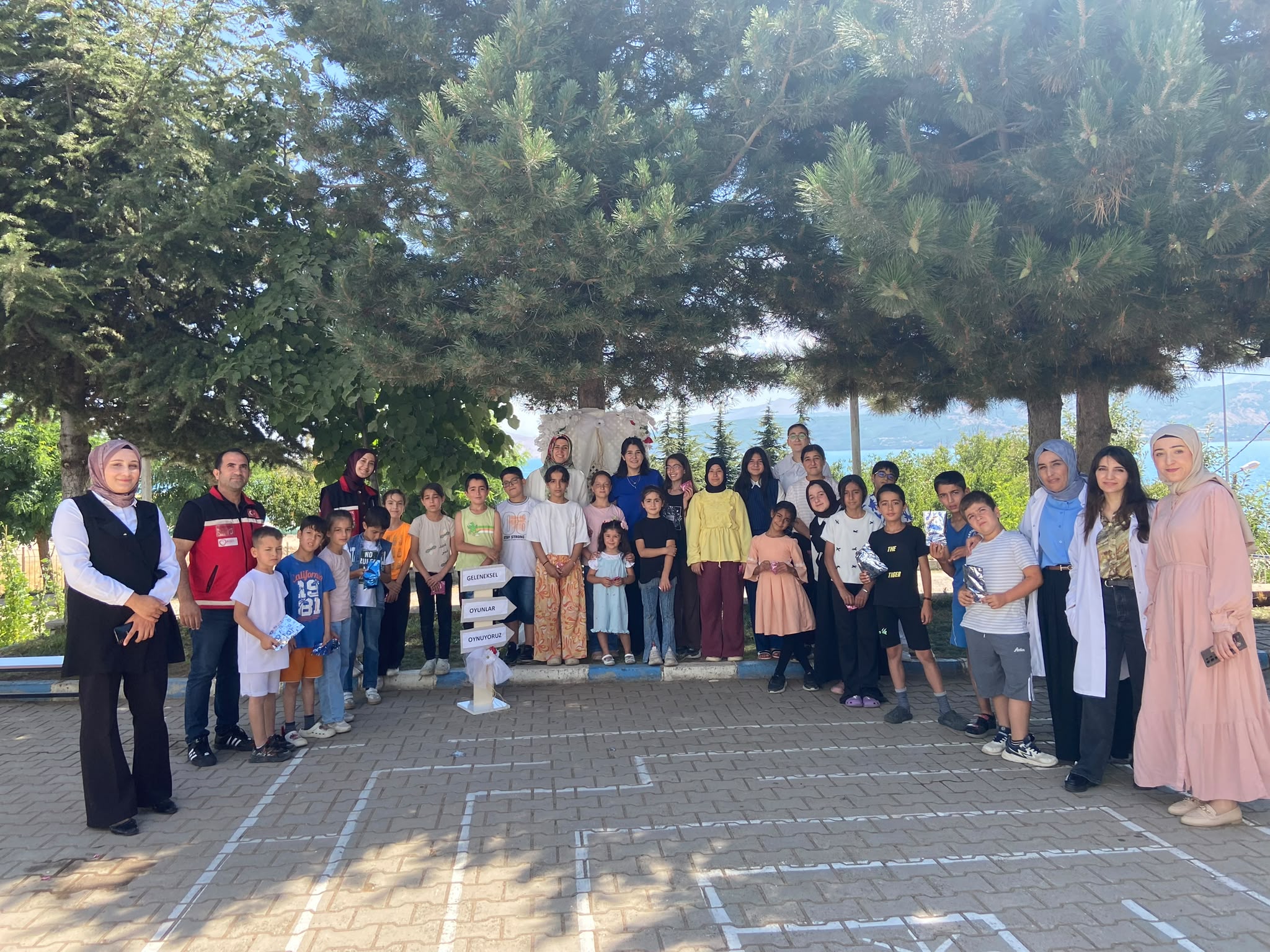 GELENEKSEL OYUNLAR OYNUYORUZ