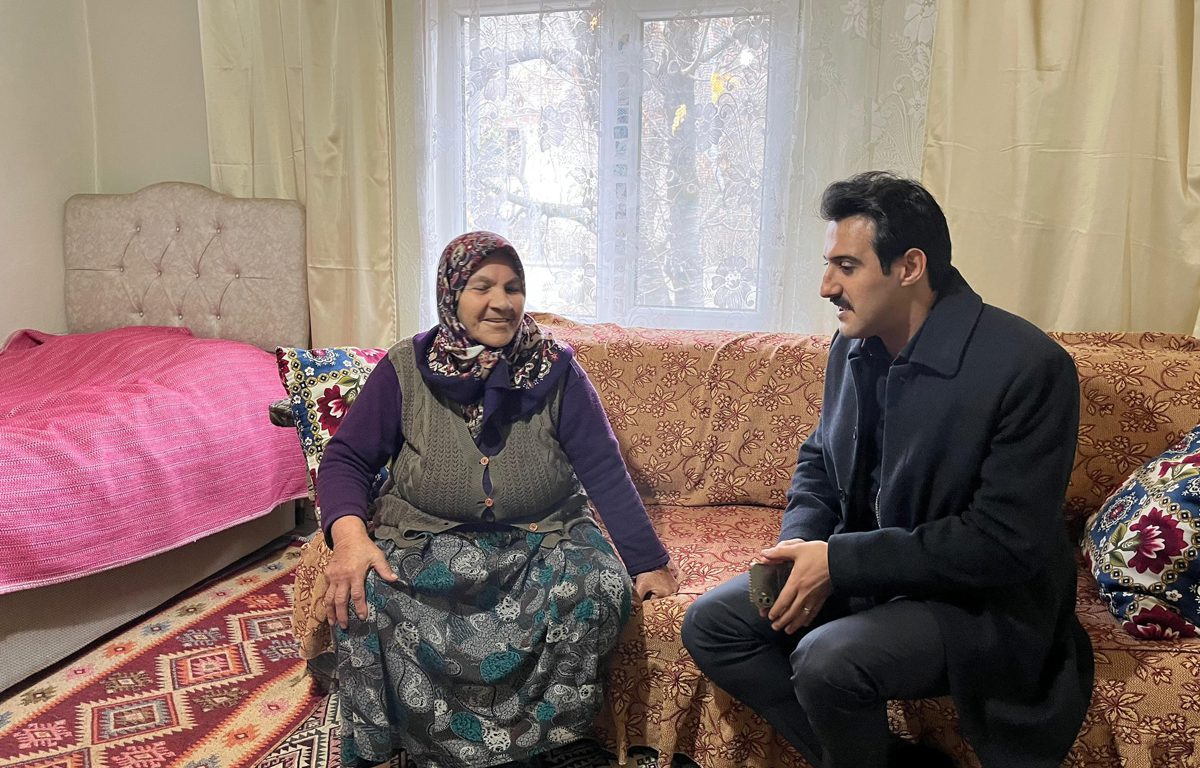 VAKIF BAŞKANIMIZIN İLÇEMİZDE YAŞAYAN VATANDAŞLARIMIZA ZİYARETLERİ DEVAM ETMEKTEDİR