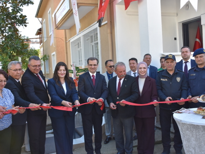 Salihli SYD Vakfımız Bünyesinde Kurulan Aile Destek Merkezi (ADEM) Hizmete Açıldı