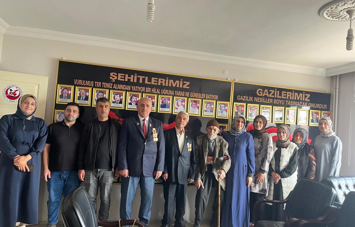 TATVAN ADEM 2'DEN ŞEHİT AİLELERİ VE GAZİLER DERNEĞİNE ANLAMLI ZİYARET
