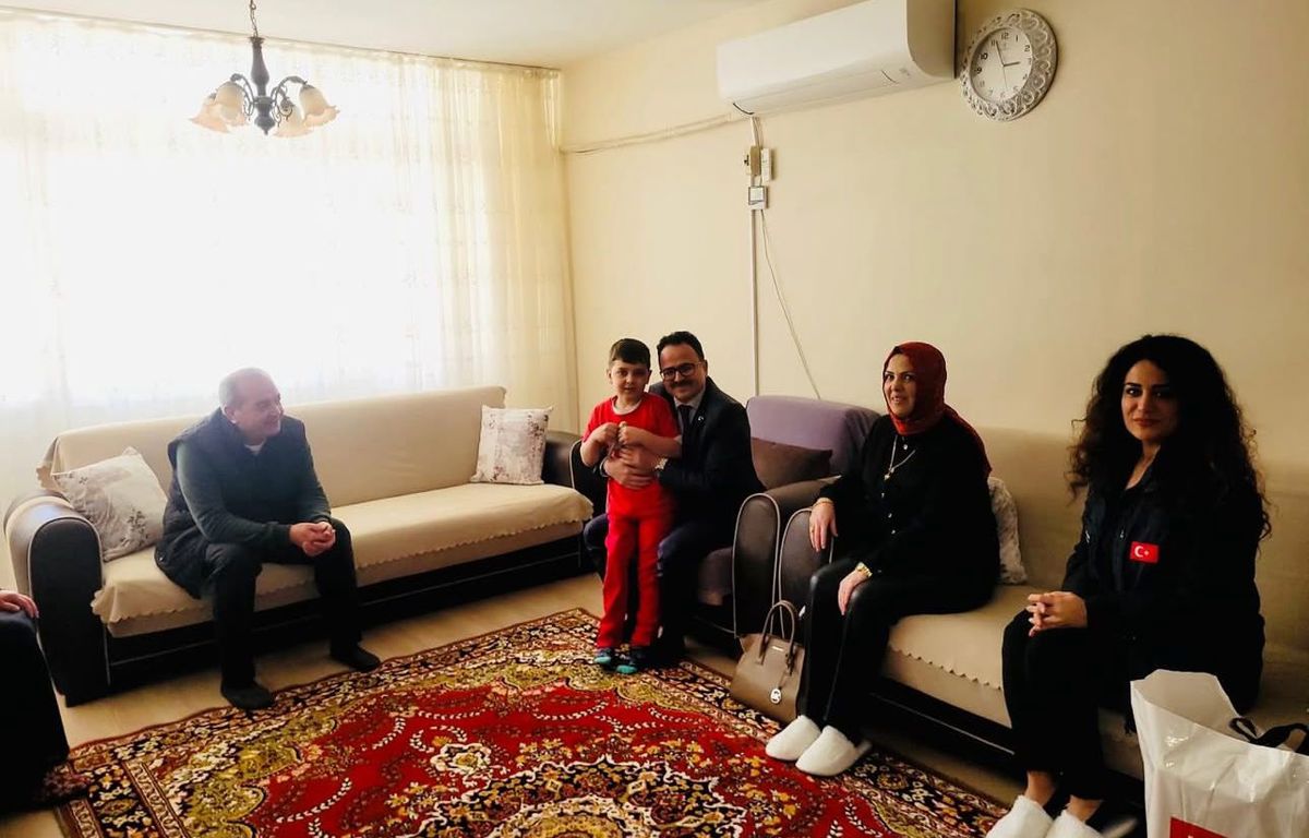 DEPREMZEDE ALİ YILDIRIM VE AİLESİNE AİLE ZİYARETİ