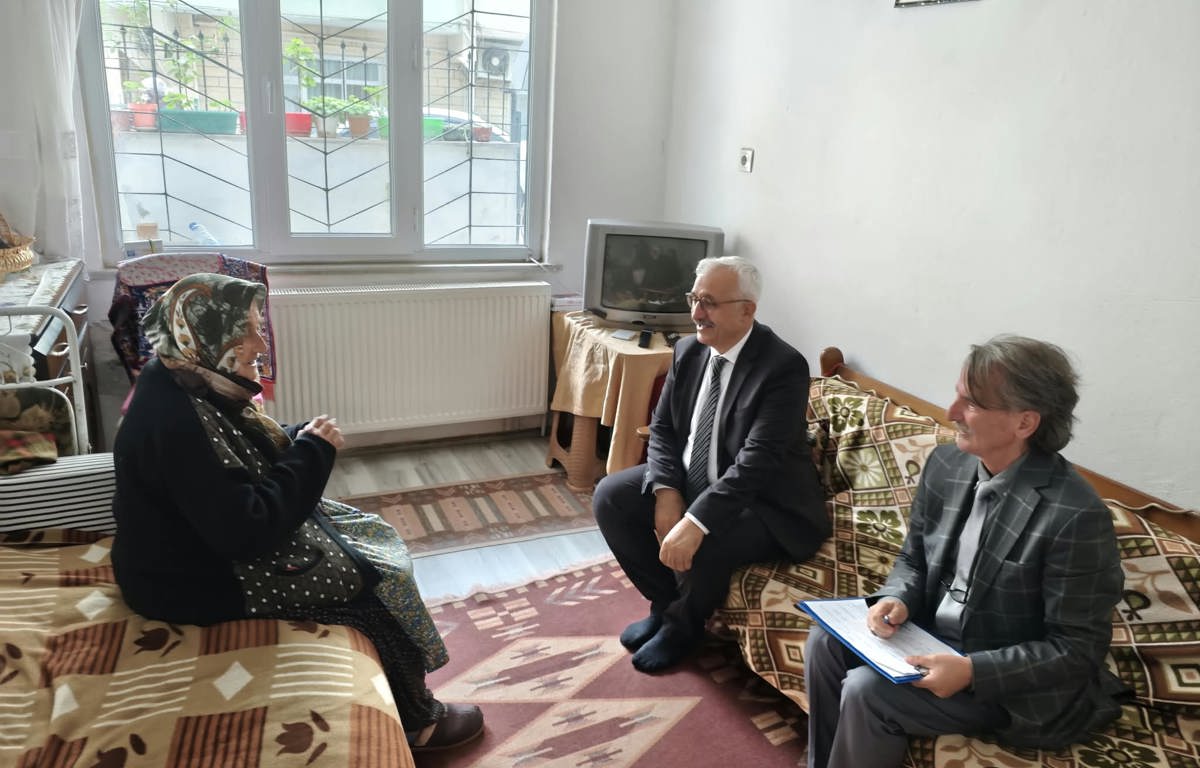 1 Ekim Dünya Yaşlılar Günü Sebebiyle Gebze Kaymakamı Mehmet Ali ÖZYİĞİT yaşlılarımızı ziyaret etti.