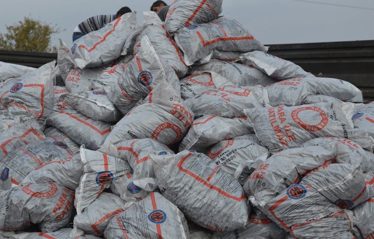 Kiğı Sosyal Yardımlaşma ve Dayanışma Vakfı Kömür Dağıtımı
