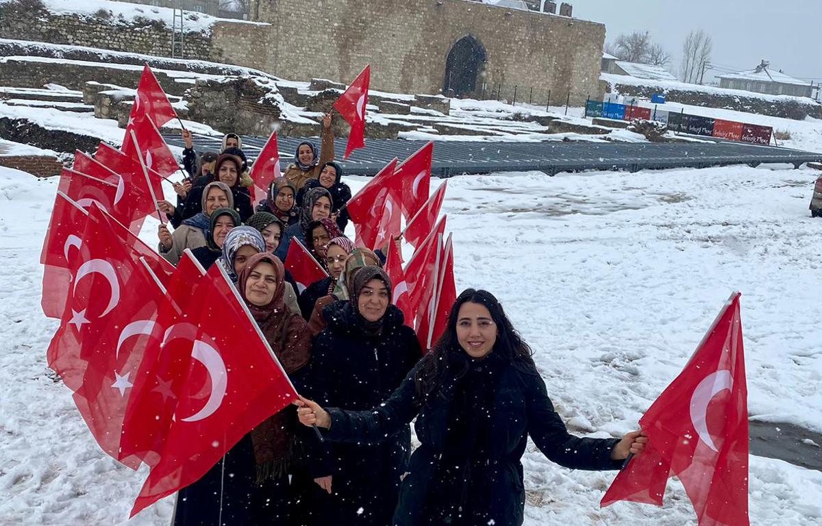 ADEM 13 BAYRAK SEVGİSİ YÜRÜYÜŞÜ