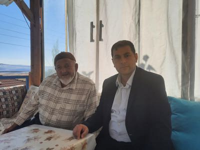 Vakıf Müdürümüz FEVZİ YURTLU, umreye gidecek olan Kıbrıs Gazimiz Hüseyin EKİZ'e ziyarette bulundu. 