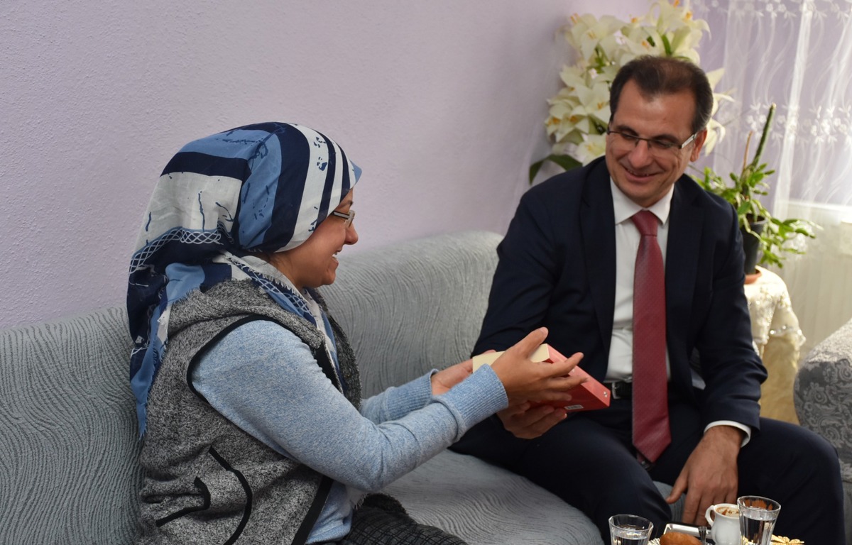 Salihli SYDV’den 3 Aralık Dünya Engelliler Günü Kapsamında Hane Ziyaretleri