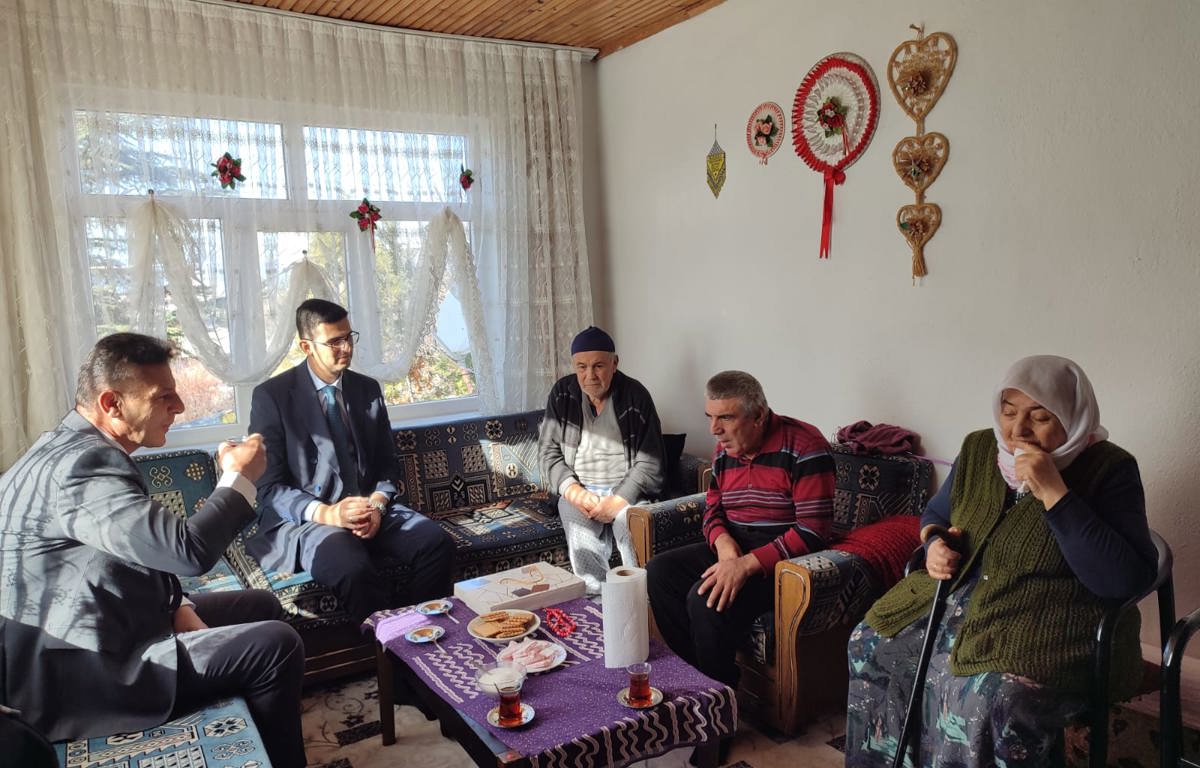 YALIHÜYÜK'TE 3 ARALIK  DÜNYA ENGELLİLER GÜNÜ'NDE ANLAMLI ZİYARET