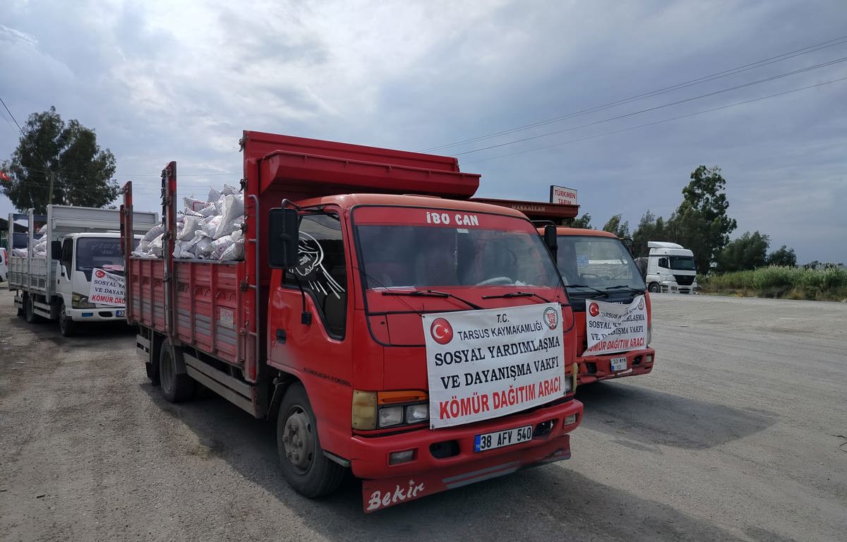 Tarsus Sosyal Yardımlaşma ve Dayanışma Vakfı 2025 Yılı Kömür Dağıtımlarına Başladı