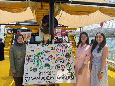 VAN GÖLÜ’NDE 100 KADINLA ANLAMLI BULUŞMA: “AYNI TEKNEDEYİZ”VAN